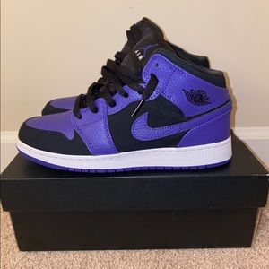 Jordan 1 mid